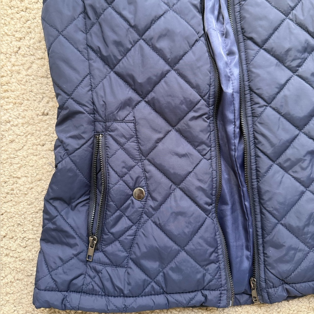 Abercrombie & Fitch Navy Quilted Puffer Vest | Classic A&F Vest - Picture 10 of 11
